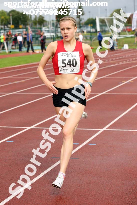 Womens under-17s 1500 metres, Northern Under-17s/U-15s and U13s Champs, Leigh Sports Village, Leigh. Photo: David T. Hewitson/Sports for All Pics